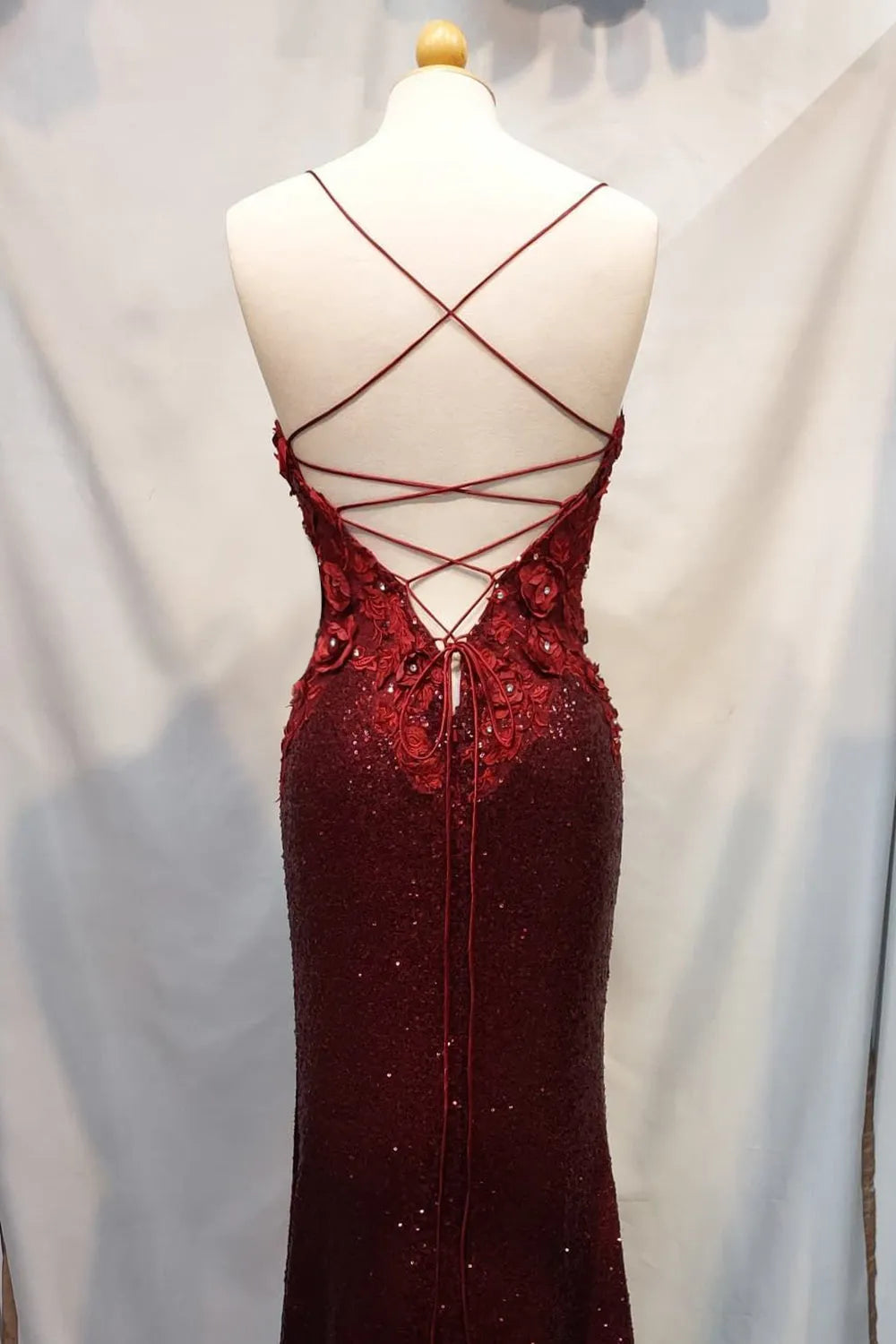 Burgundy V Neck Spaghetti Straps Sheath Sequins Prom Dress with Appliques